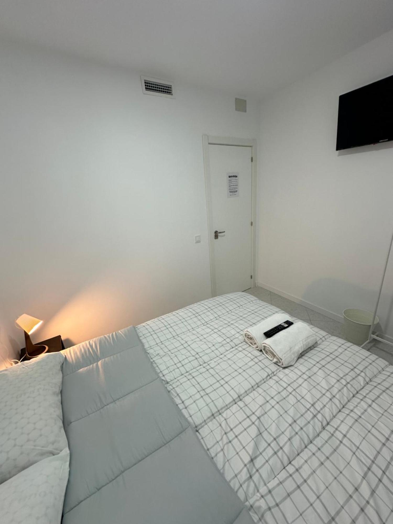 Rooms Mediavilla Мадрид Экстерьер фото