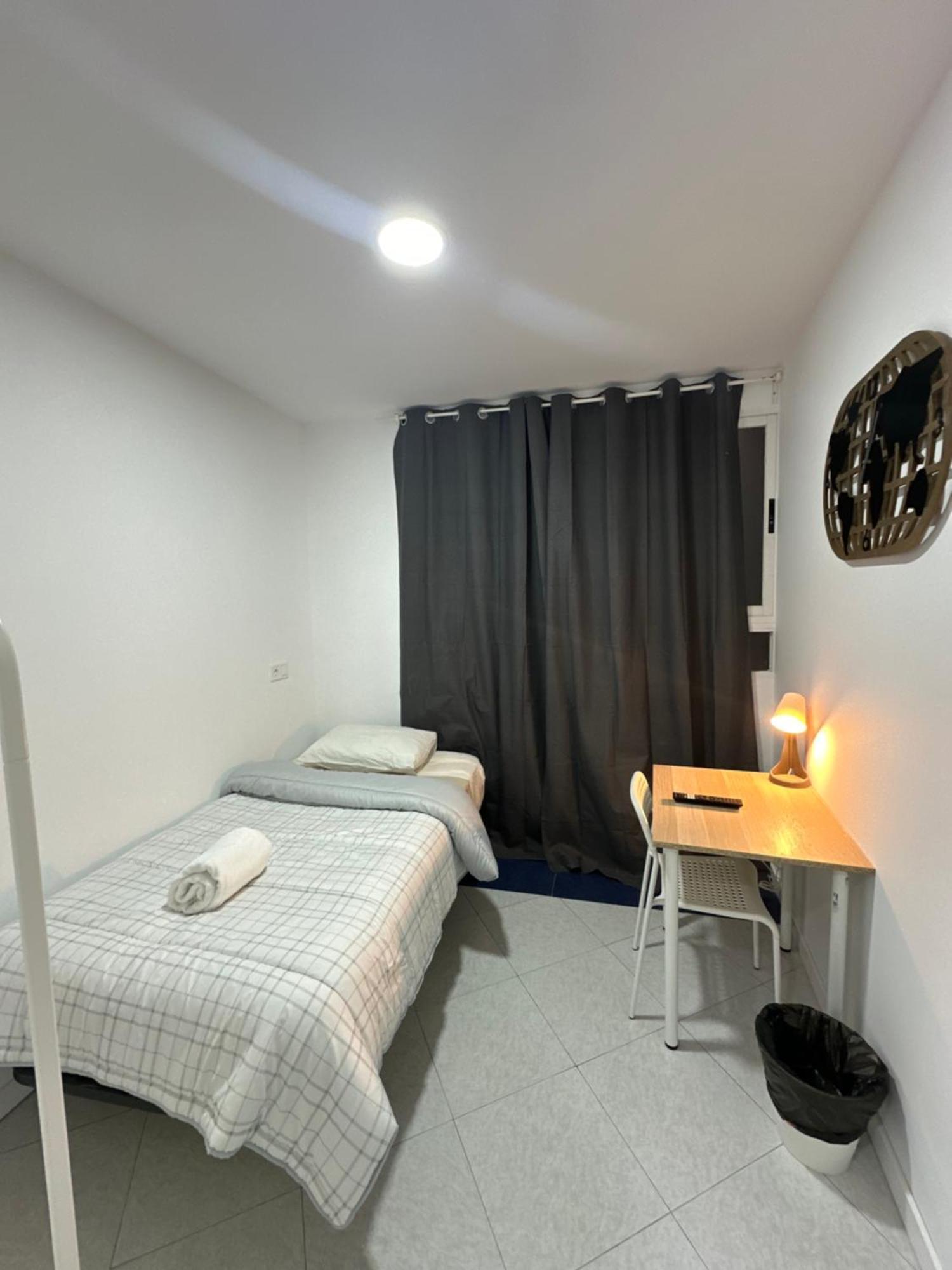 Rooms Mediavilla Мадрид Экстерьер фото