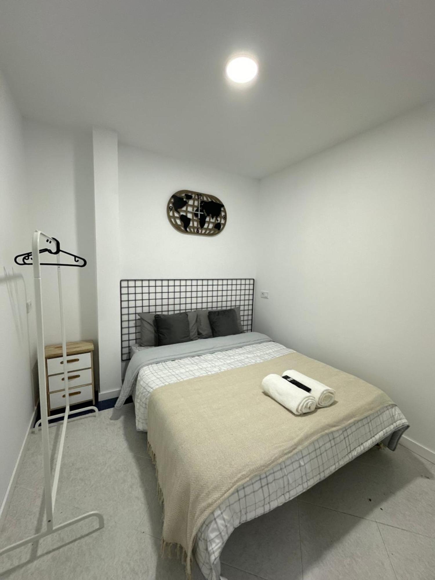 Rooms Mediavilla Мадрид Экстерьер фото