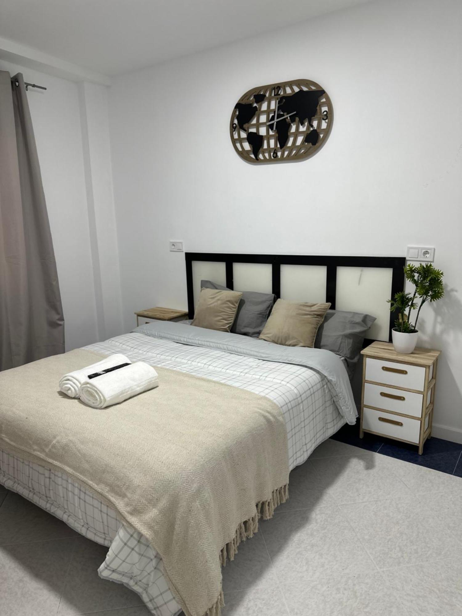 Rooms Mediavilla Мадрид Экстерьер фото