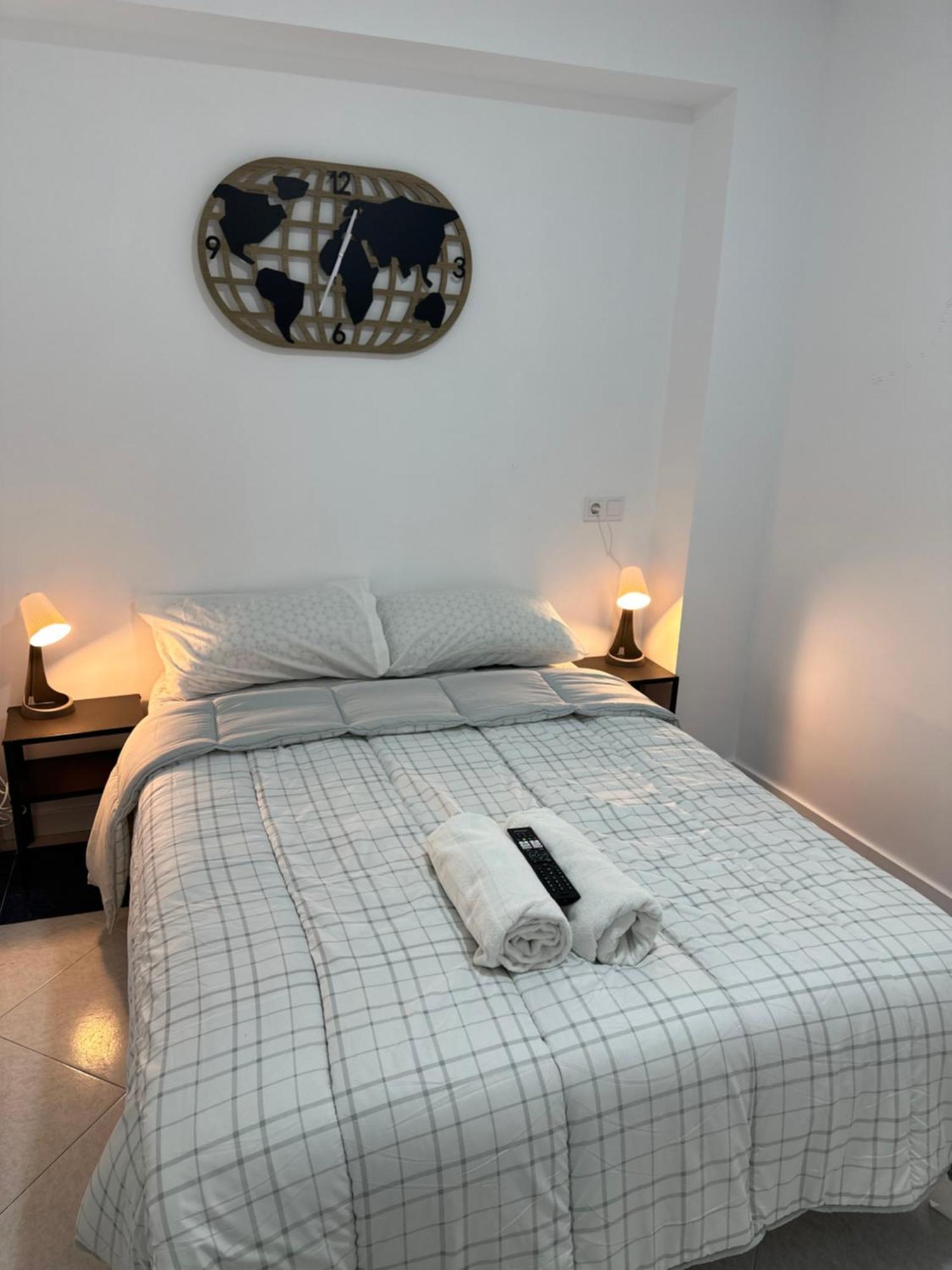 Rooms Mediavilla Мадрид Экстерьер фото