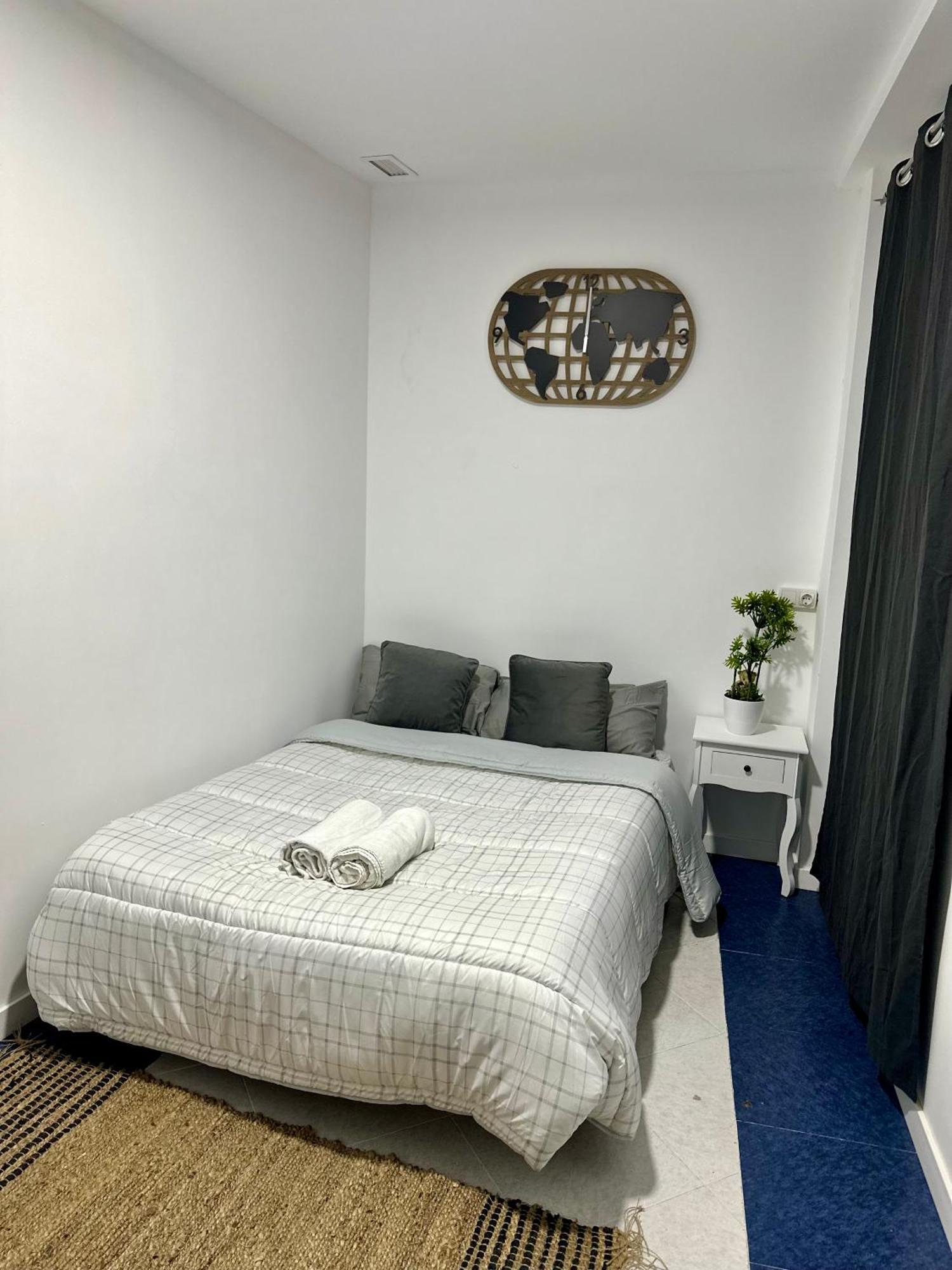 Rooms Mediavilla Мадрид Экстерьер фото